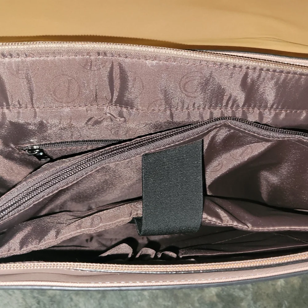 Easegave Mauve (Laptop) Satchel Bag. - Picture 13 of 16
